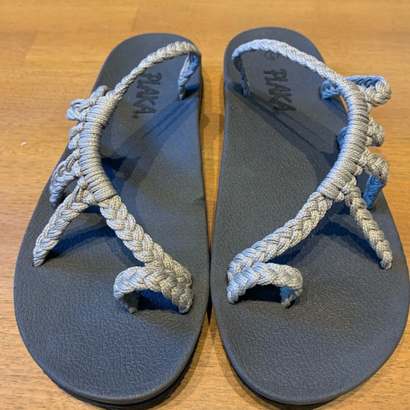 Plaka Sandals - Picture 7 of 7